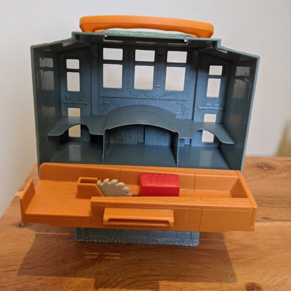 Thomas & Friends Sodor Timber Company Sawmill Learning Curve Take N Play 2004 - Picture 4 of 4